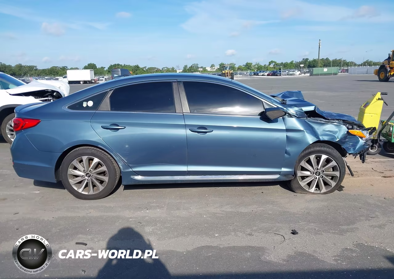 2016 Hyundai Sonata Sport VIN:5NPE34AF6GH379171 - 14