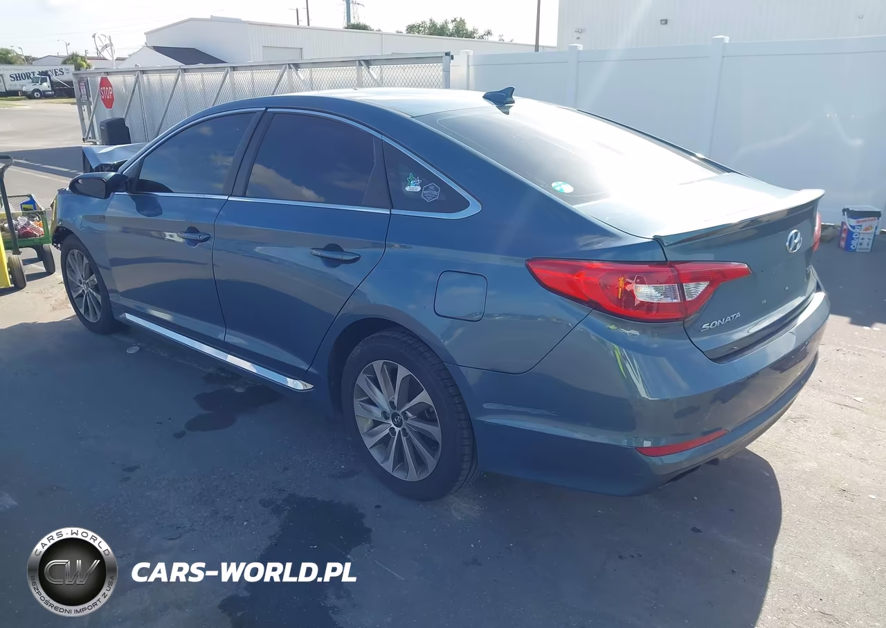 2016 Hyundai Sonata Sport VIN:5NPE34AF6GH379171 - 3