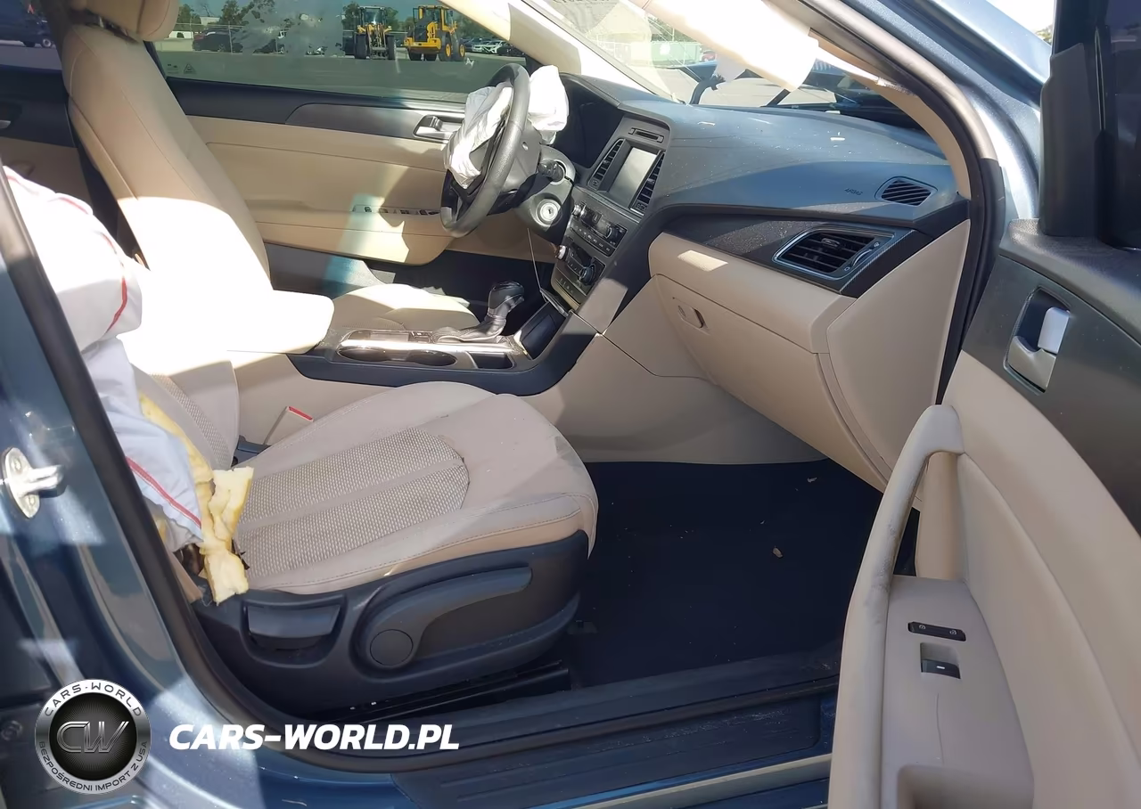 2016 Hyundai Sonata Sport VIN:5NPE34AF6GH379171 - 5
