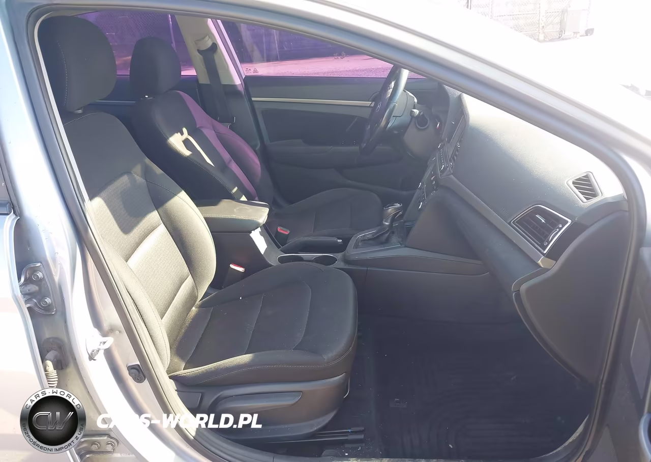 2017 Hyundai Elantra Value Edition VIN:5NPD84LF2HH170683 - 5