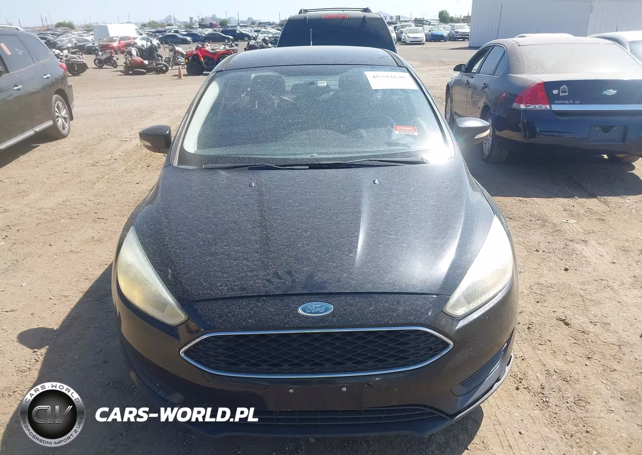 2016 Ford Focus Se VIN:1FADP3F23GL256185 - 6
