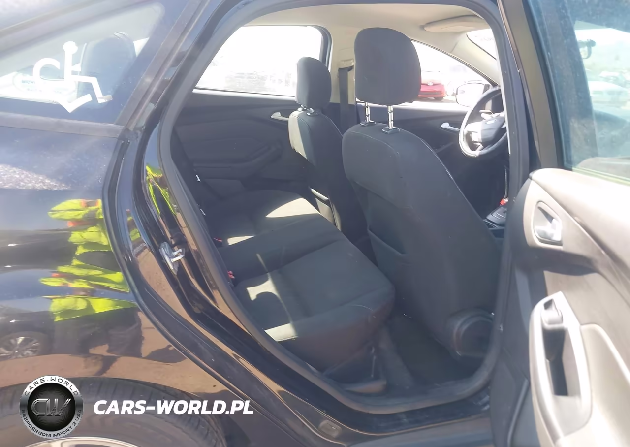 2016 Ford Focus Se VIN:1FADP3F23GL256185 - 8