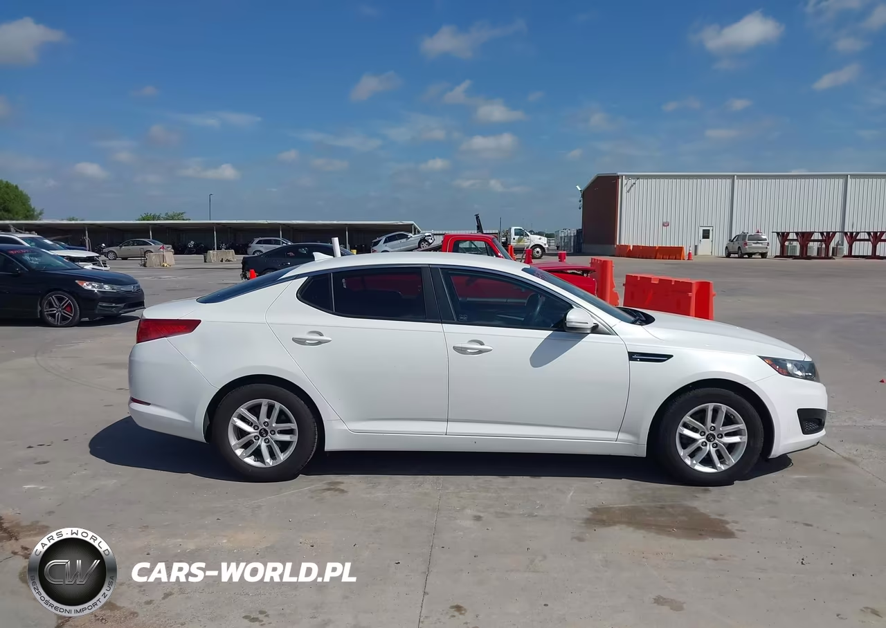 2011 Kia Optima Lx VIN:KNAGM4A75B5056993 - 13