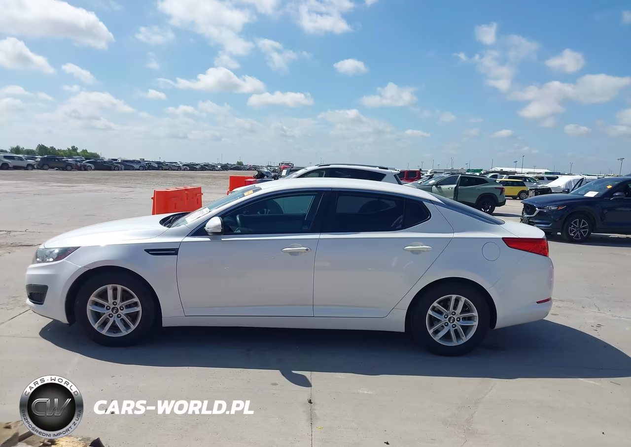 2011 Kia Optima Lx VIN:KNAGM4A75B5056993 - 14
