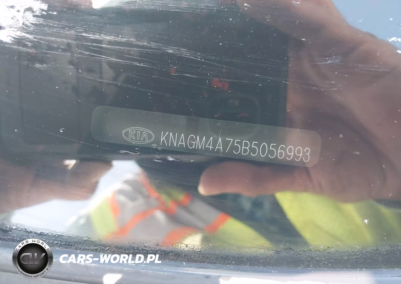 2011 Kia Optima Lx VIN:KNAGM4A75B5056993 - 17