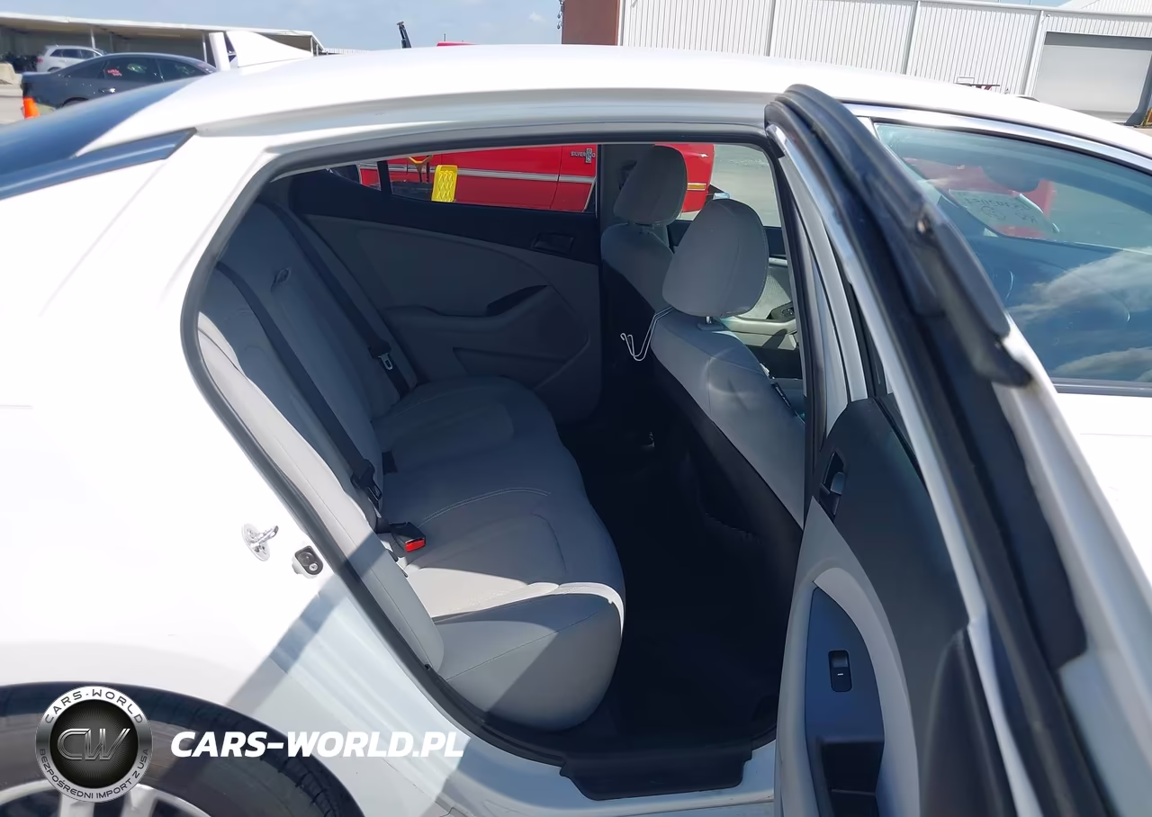 2011 Kia Optima Lx VIN:KNAGM4A75B5056993 - 8