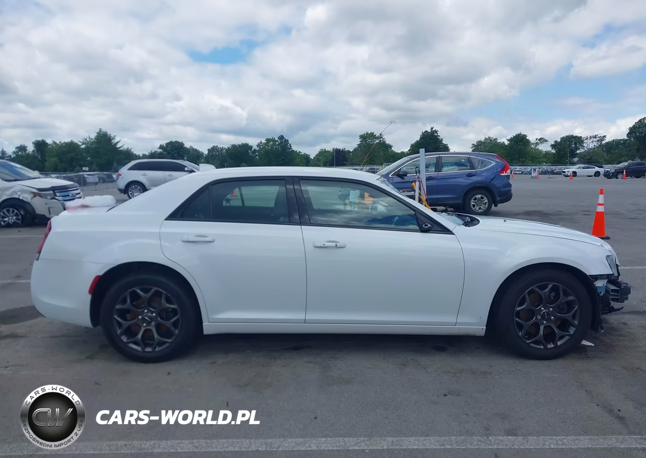 2016 Chrysler 300 VIN:2C3CCAGG7GH220842 - 14