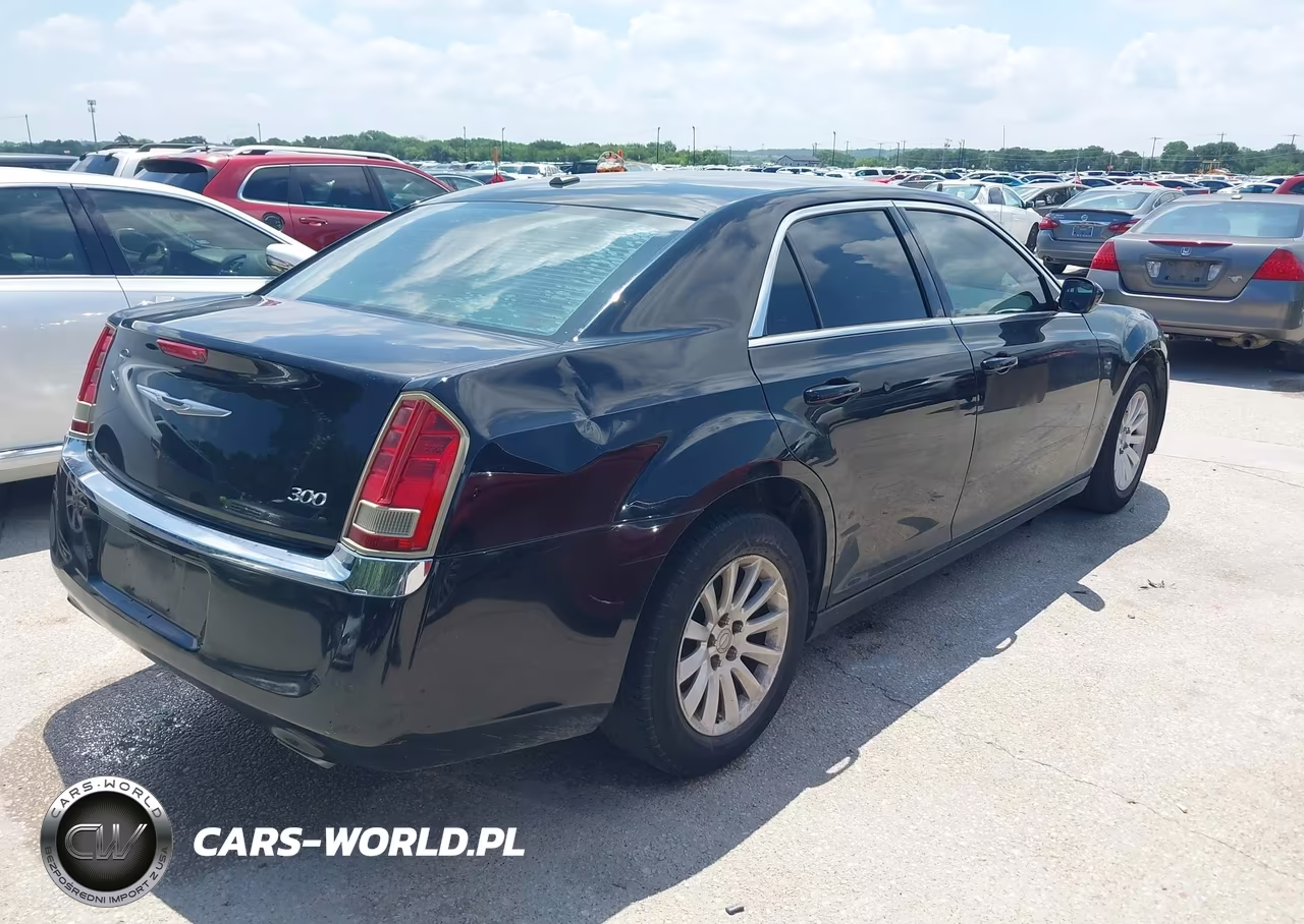 2012 Chrysler 300 VIN:2C3CCAAG3CH312095 - 4