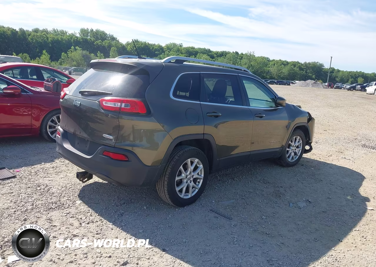 2015 Jeep Cherokee North VIN:1C4PJLCB1FW607296 - 4