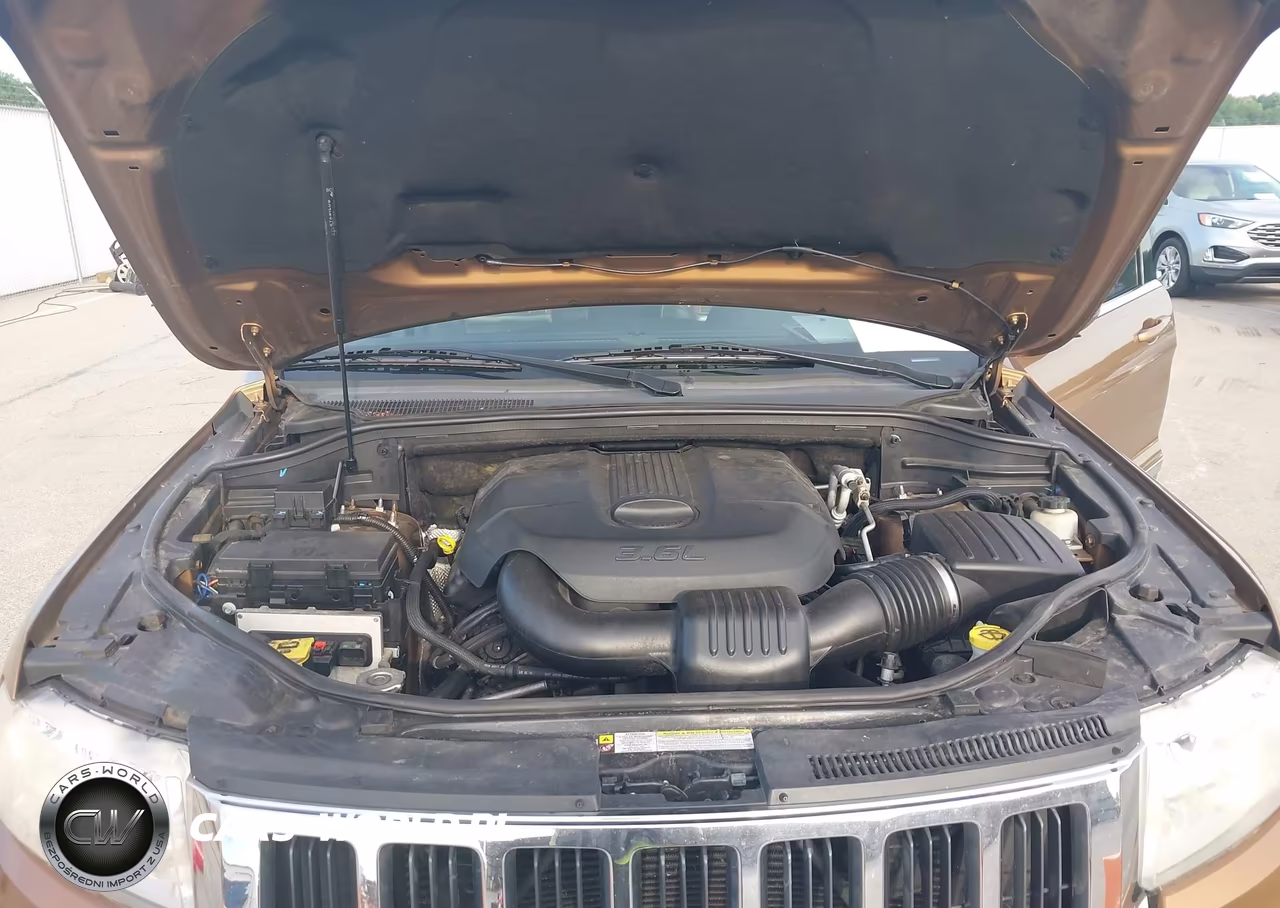 2011 Jeep Grand Cherokee Laredo VIN:1J4RR4GG3BC675408 - 10
