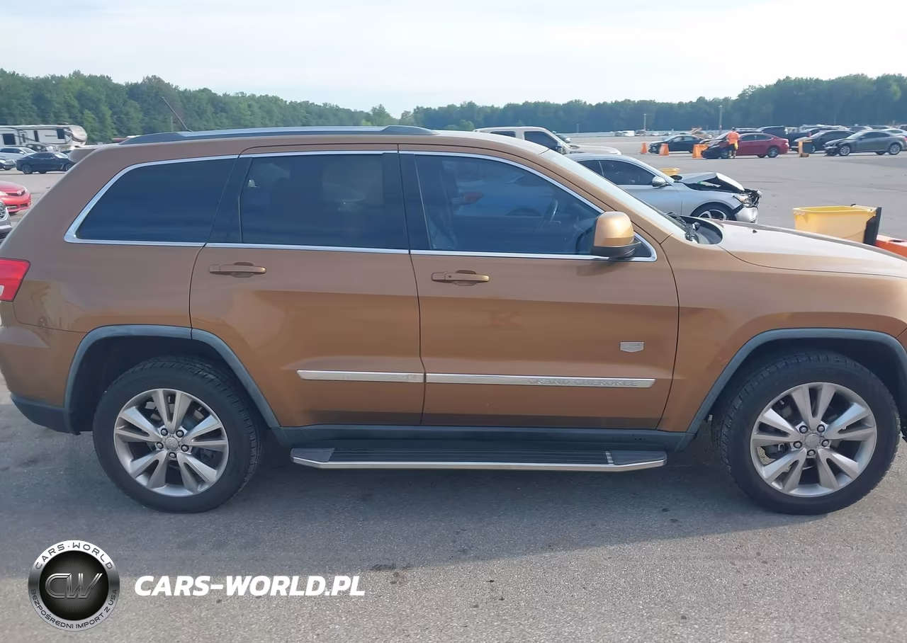 2011 Jeep Grand Cherokee Laredo VIN:1J4RR4GG3BC675408 - 13