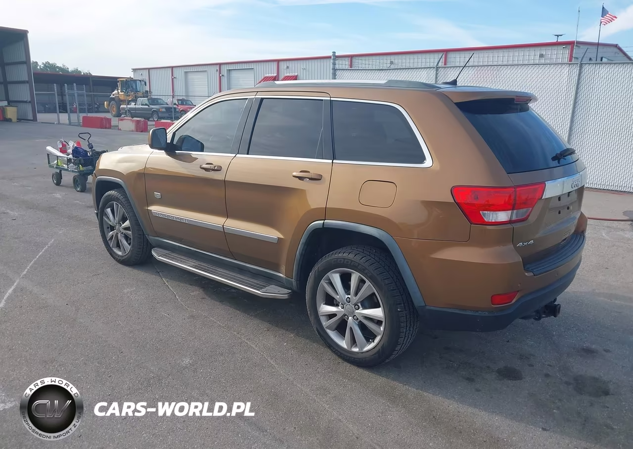 2011 Jeep Grand Cherokee Laredo VIN:1J4RR4GG3BC675408 - 3