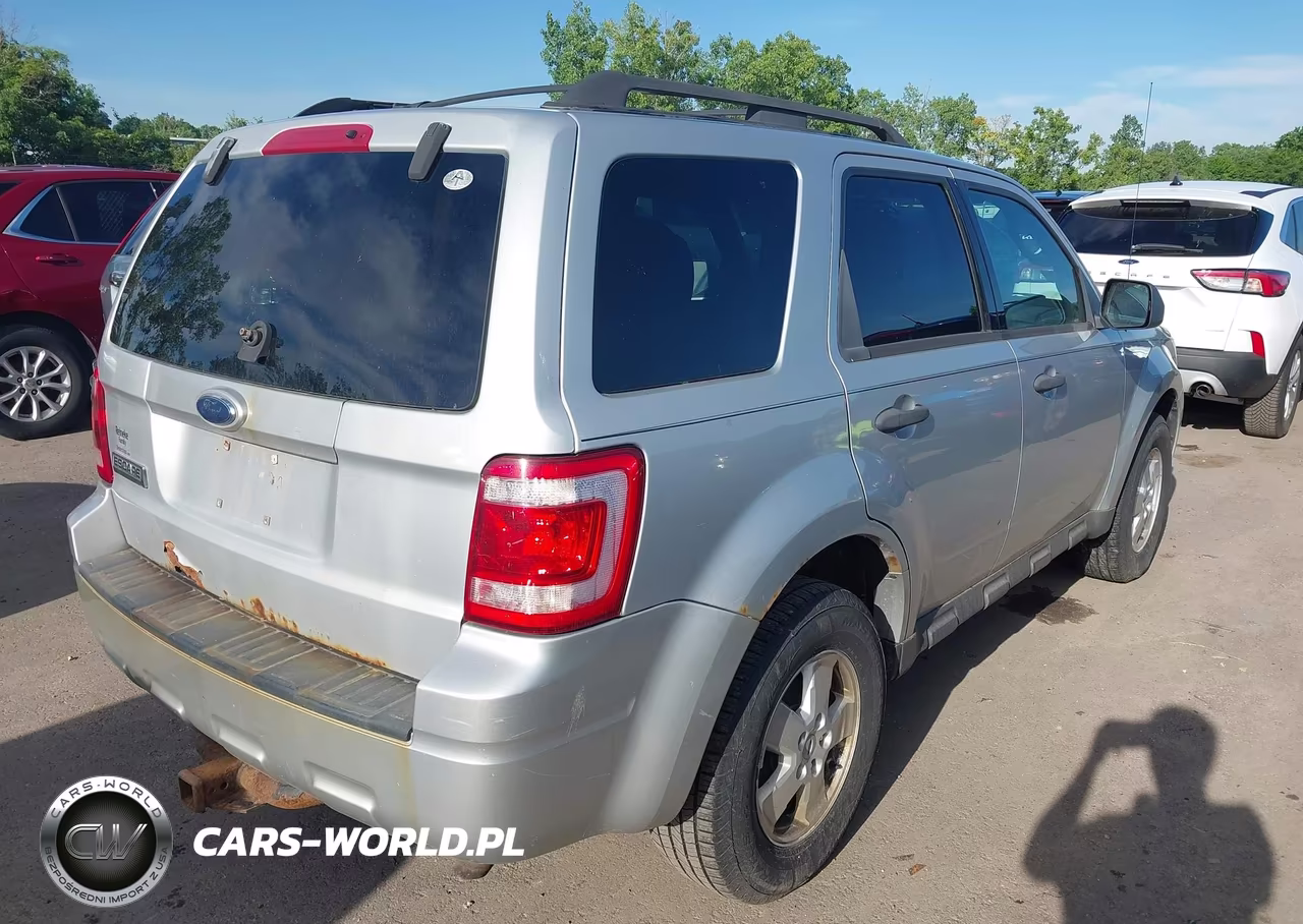 2009 Ford Escape Xlt VIN:1FMCU03G19KA65849 - 4