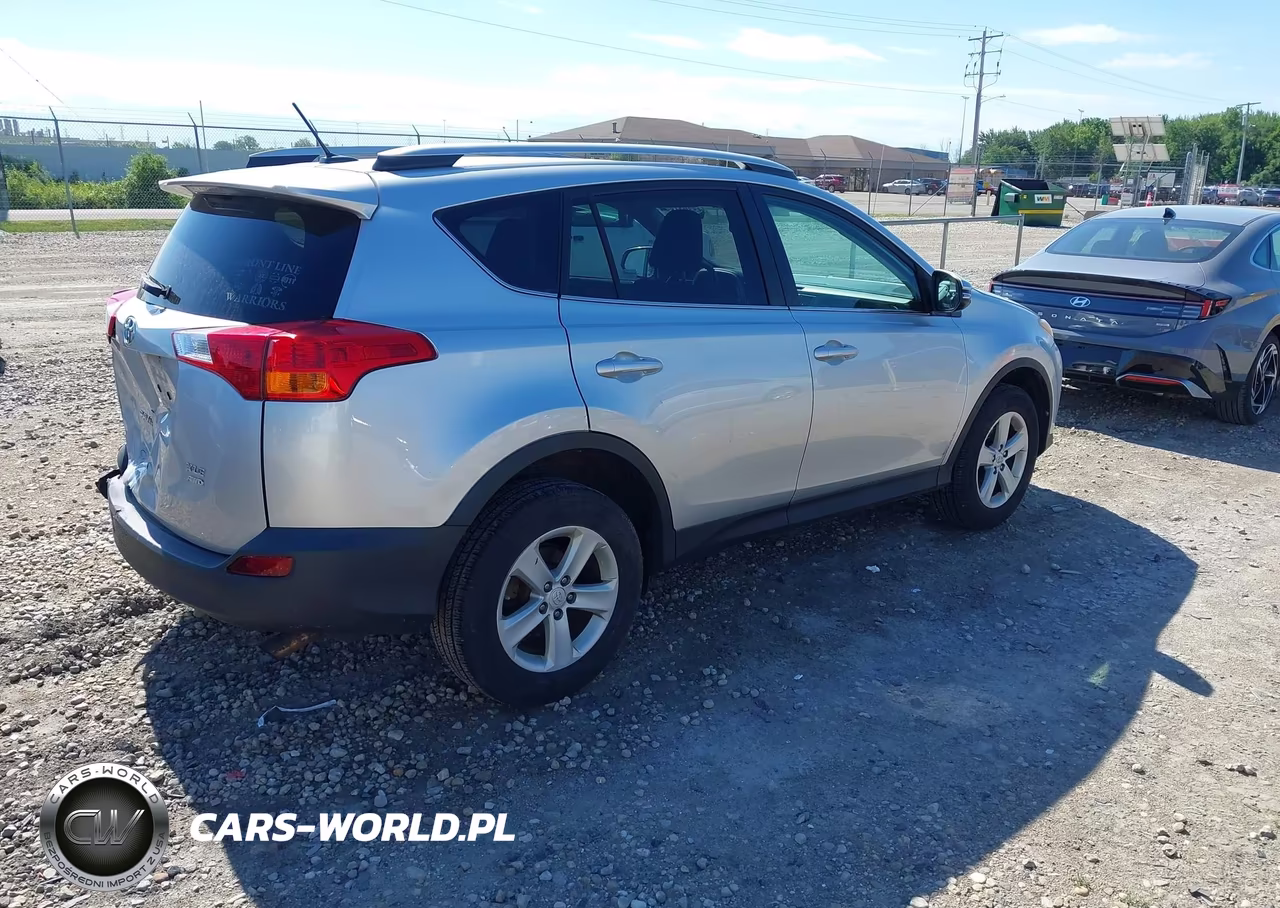 2014 Toyota Rav4 Xle VIN:2T3RFREV3EW196985 - 4