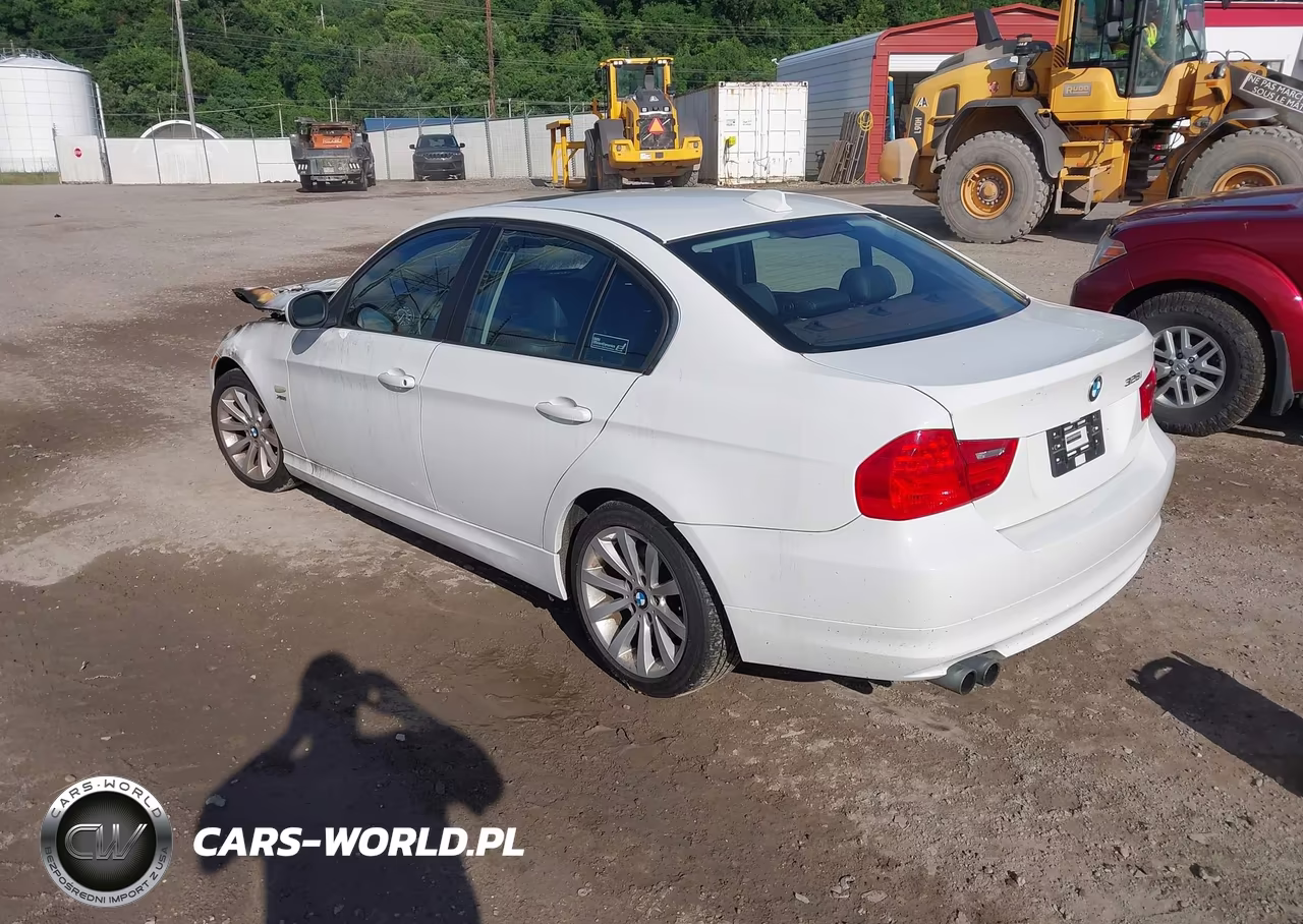 2011 BMW 328I xDrive VIN:WBAPK7G53BNN86957 - 3