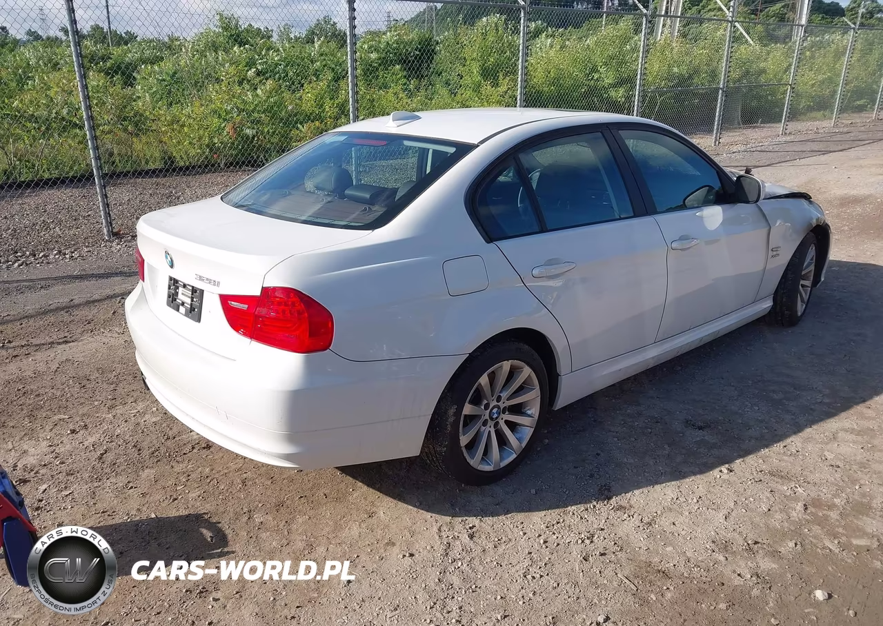2011 BMW 328I xDrive VIN:WBAPK7G53BNN86957 - 4