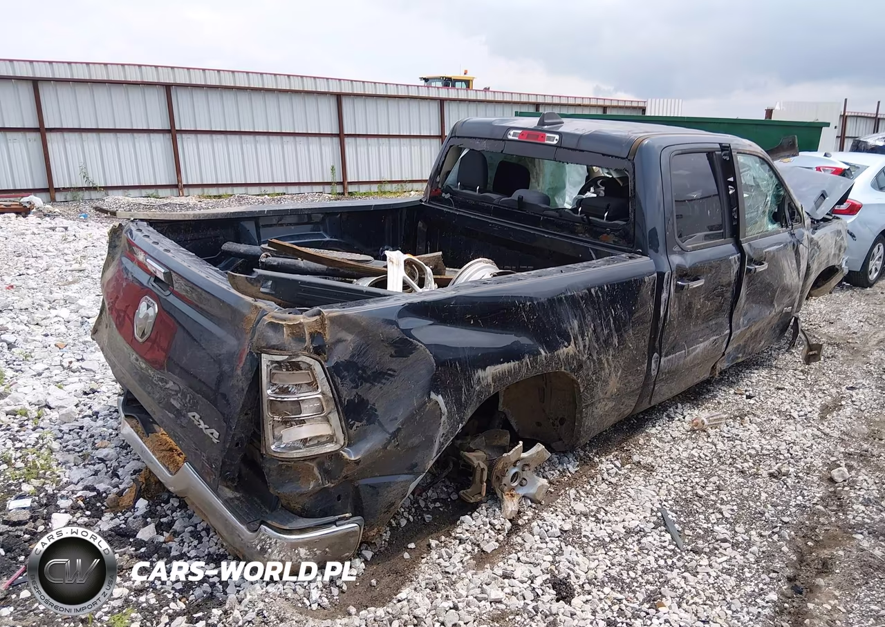 2020 Ram 1500 Big Horn 4X4 6'4 Box VIN:1C6SRFBT2LN136735 - 4