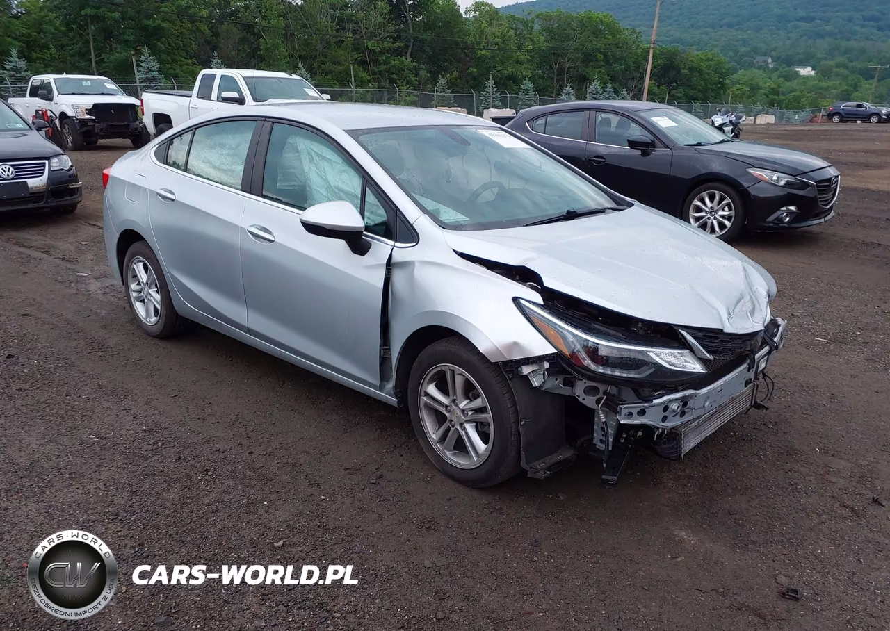 2017 Chevrolet Cruze Lt Auto – zdjęcie 1 z 17