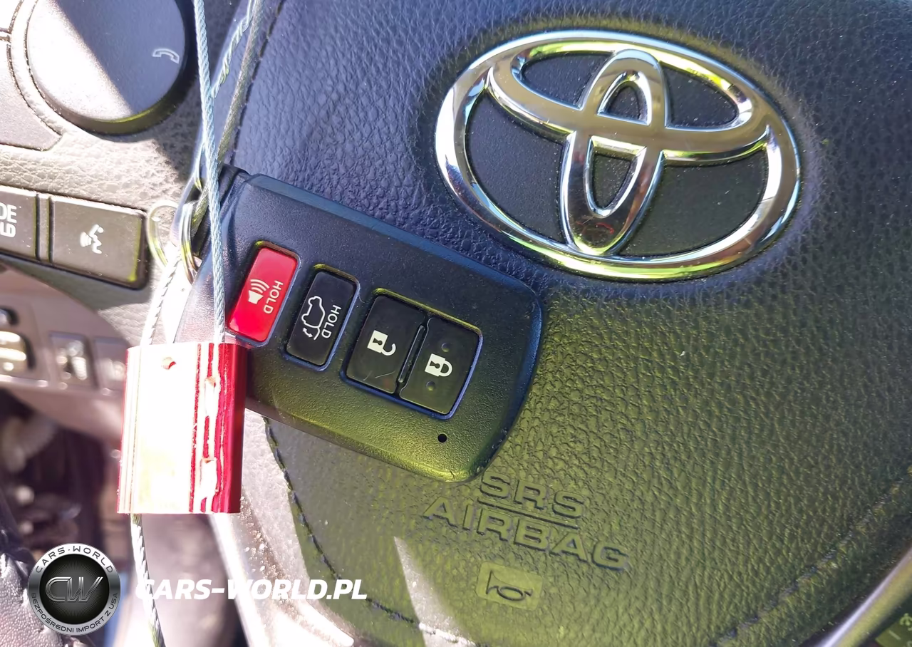 2018 Toyota Rav4 Xle VIN:2T3RFREV9JW713233 - 11