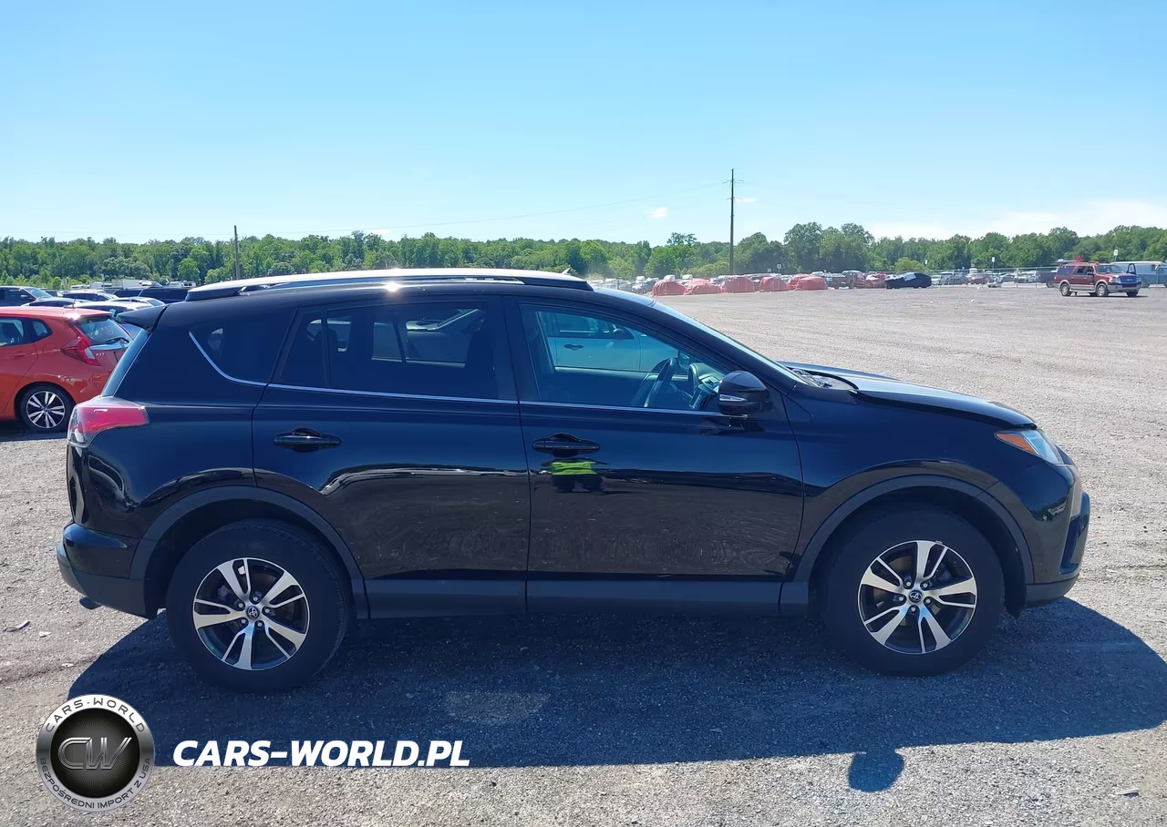2018 Toyota Rav4 Xle VIN:2T3RFREV9JW713233 - 13