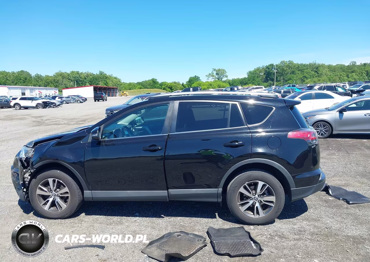 2018 Toyota Rav4 Xle VIN:2T3RFREV9JW713233 - 14