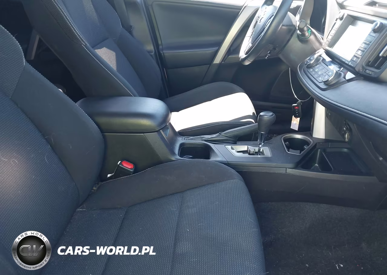 2018 Toyota Rav4 Xle VIN:2T3RFREV9JW713233 - 5