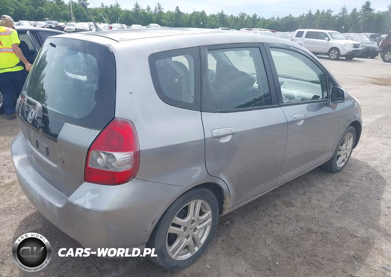 2007 Honda Fit VIN:JHMGD37467S067843 - 4
