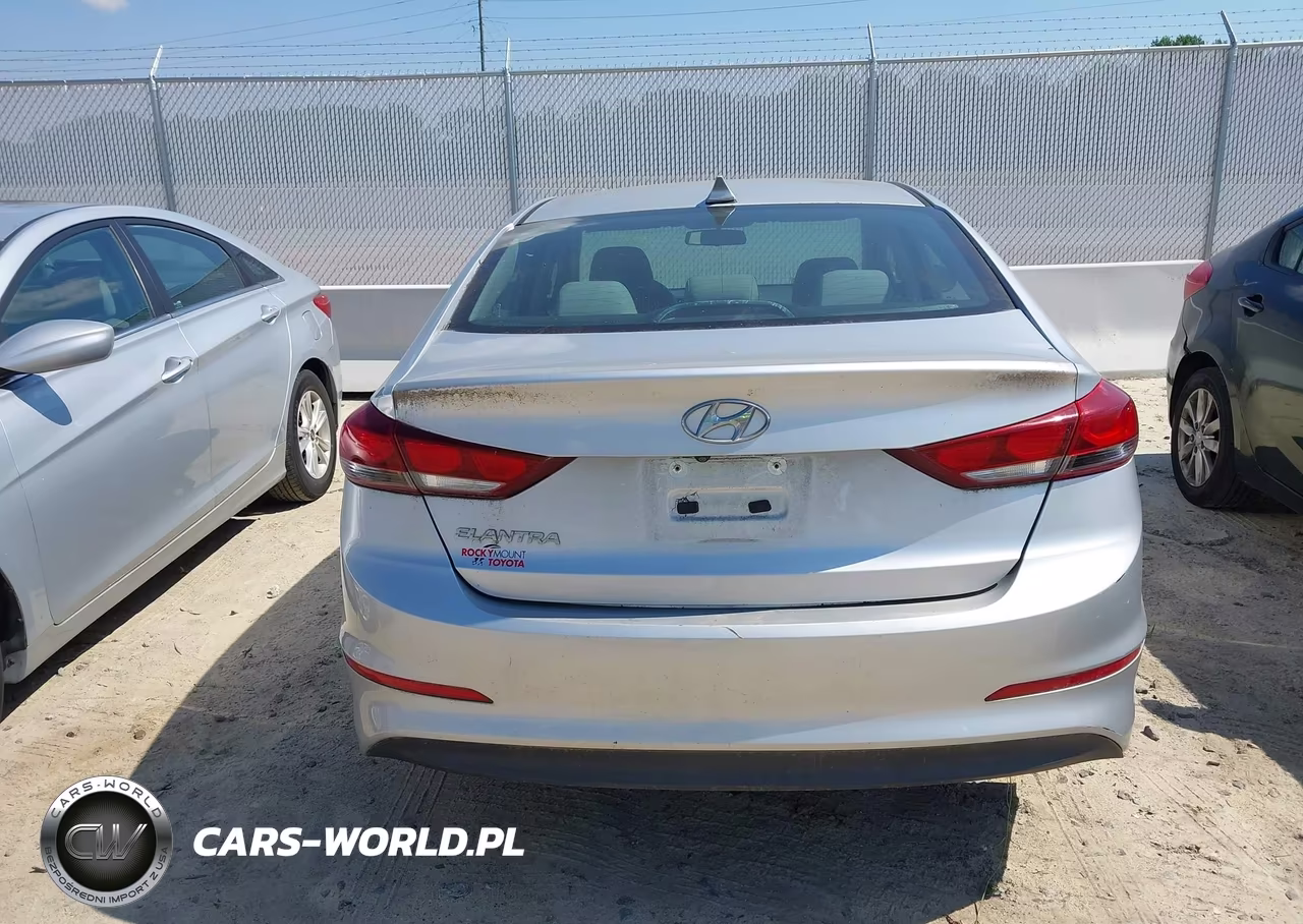2018 Hyundai Elantra Sel VIN:5NPD84LFXJH267832 - 17