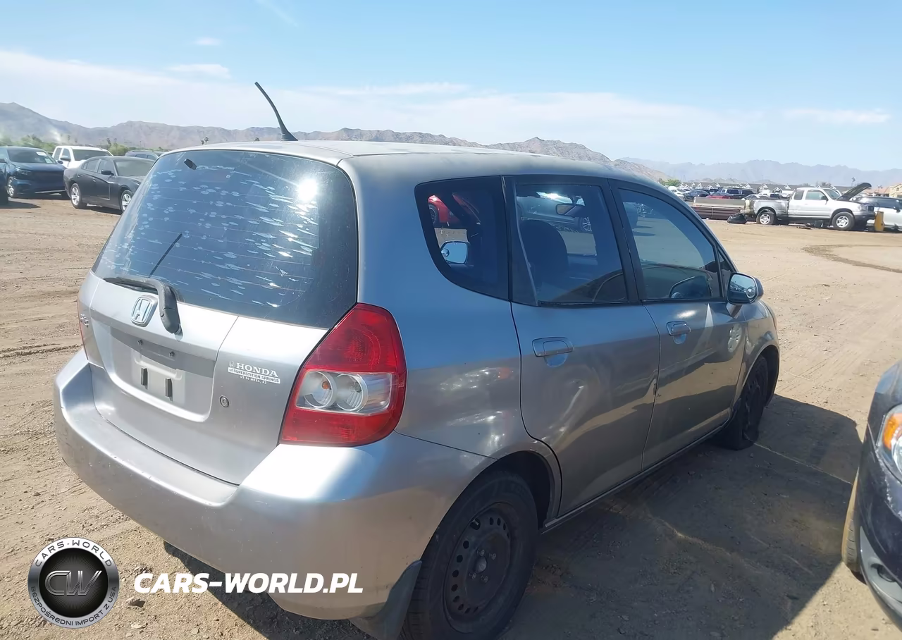 2008 Honda Fit VIN:JHMGD38418S030621 - 4