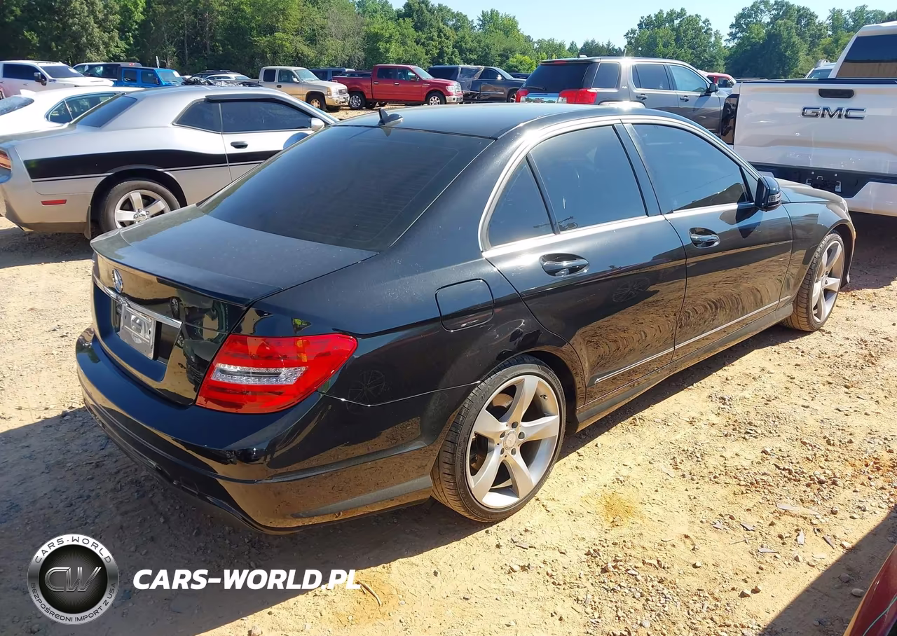 2014 Mercedes-Benz C 250 Sport VIN:WDDGF4HB3EA966179 - 4