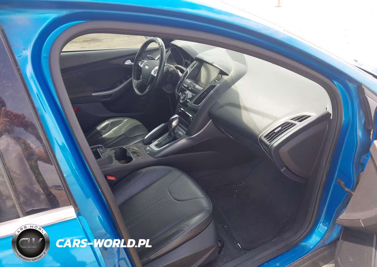 2014 Ford Focus Titanium VIN:1FADP3J23EL118277 - 5