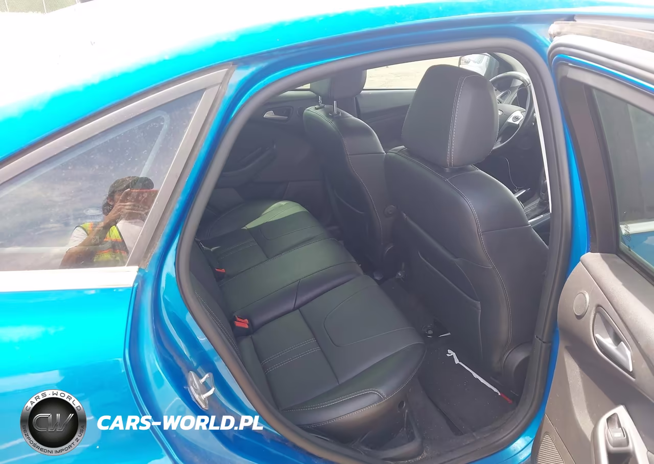 2014 Ford Focus Titanium VIN:1FADP3J23EL118277 - 8