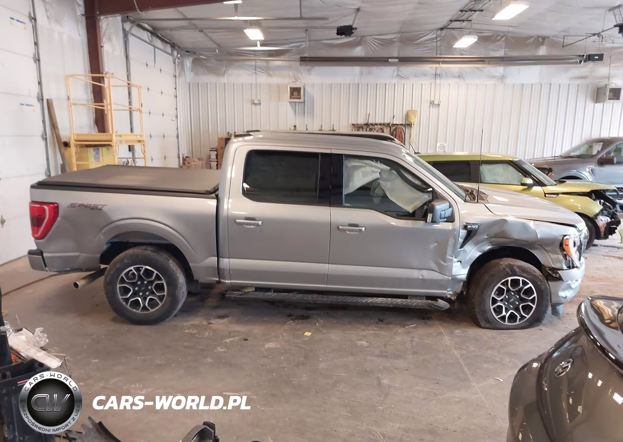 2023 Ford F-150 Xlt VIN:1FTFW1E88PKE91588 - 13