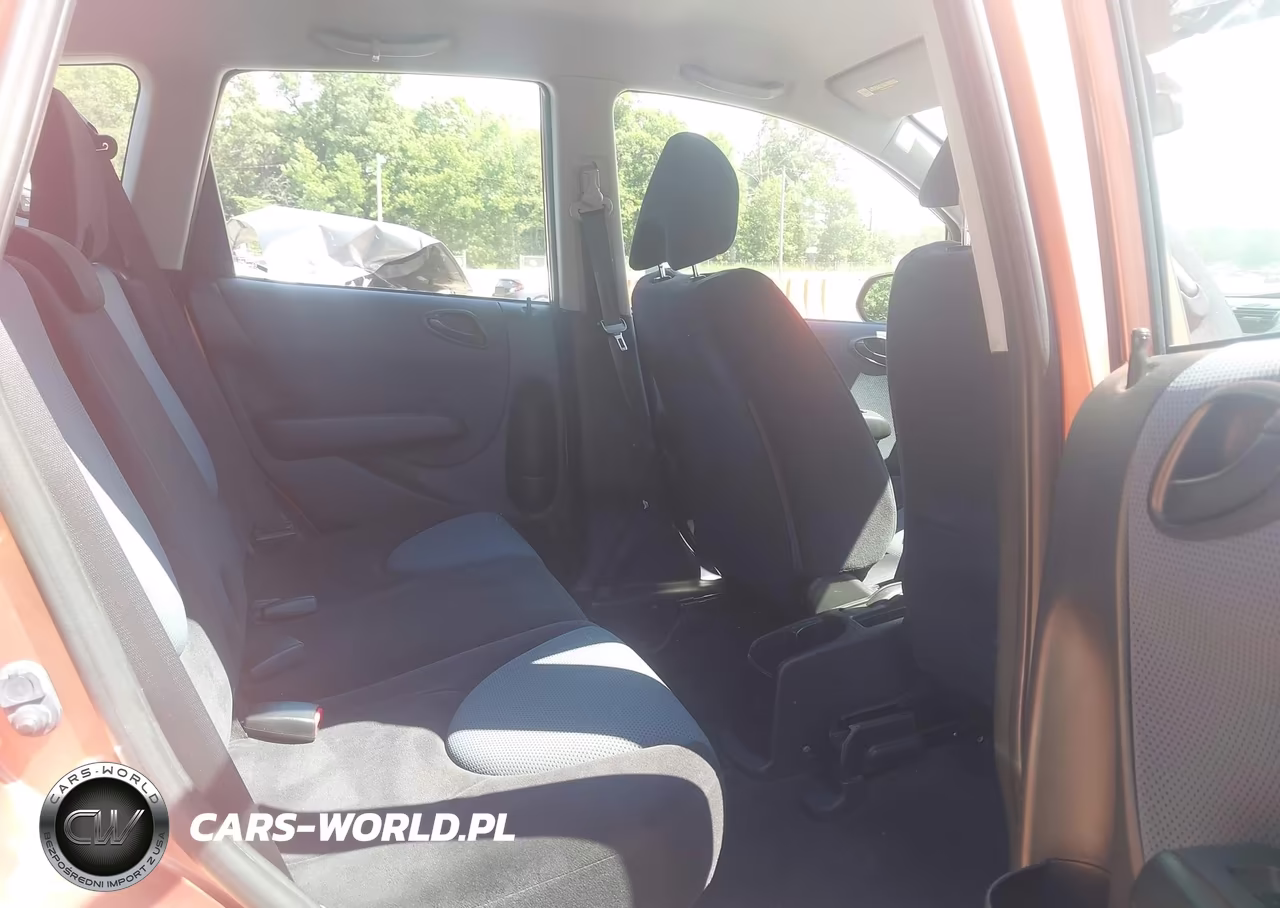 2007 Honda Fit Sport VIN:JHMGD38697S067075 - 8