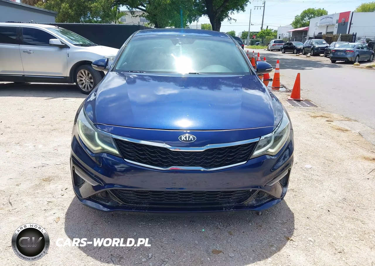 2019 Kia Optima S VIN:5XXGT4L30KG331813 - 12