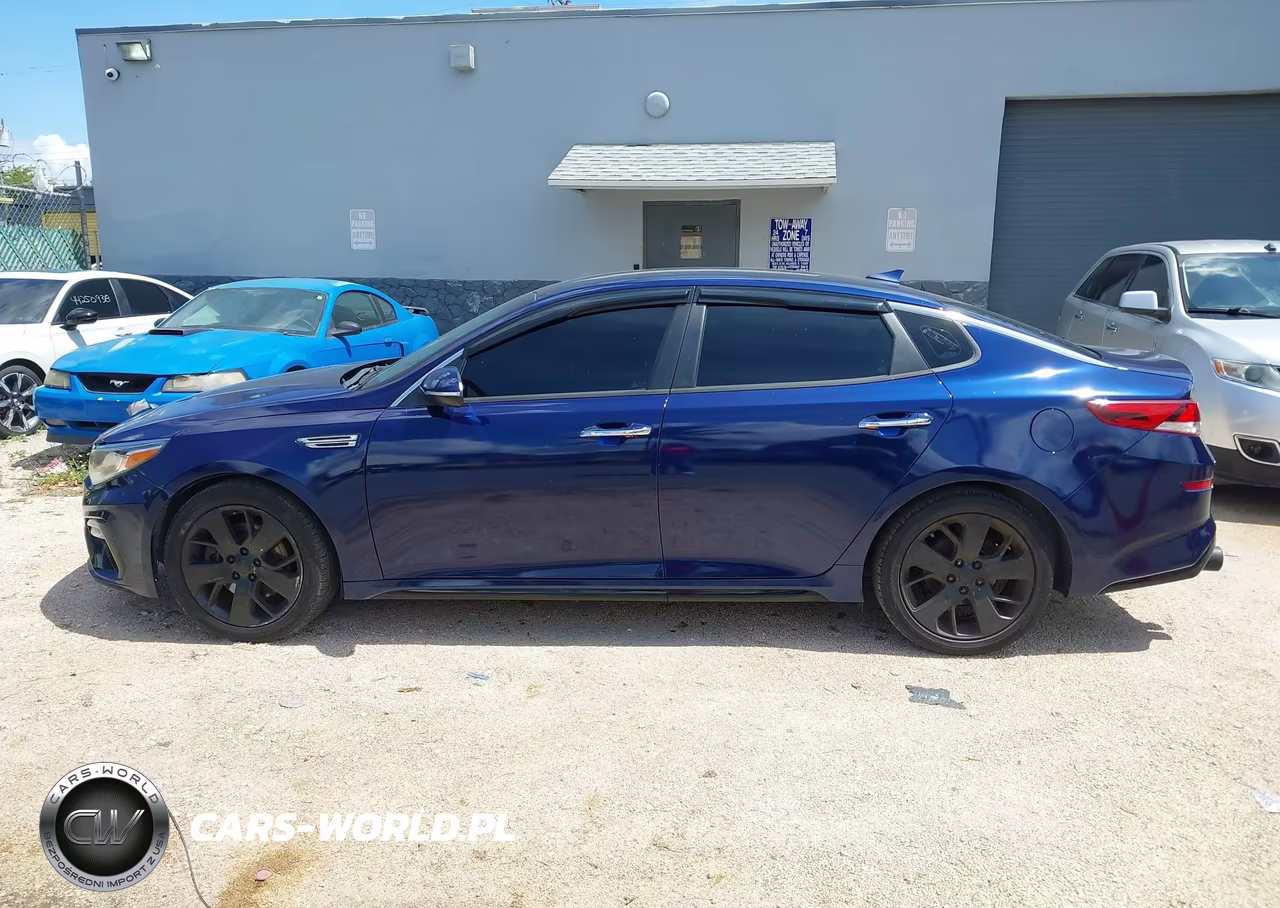 2019 Kia Optima S VIN:5XXGT4L30KG331813 - 14