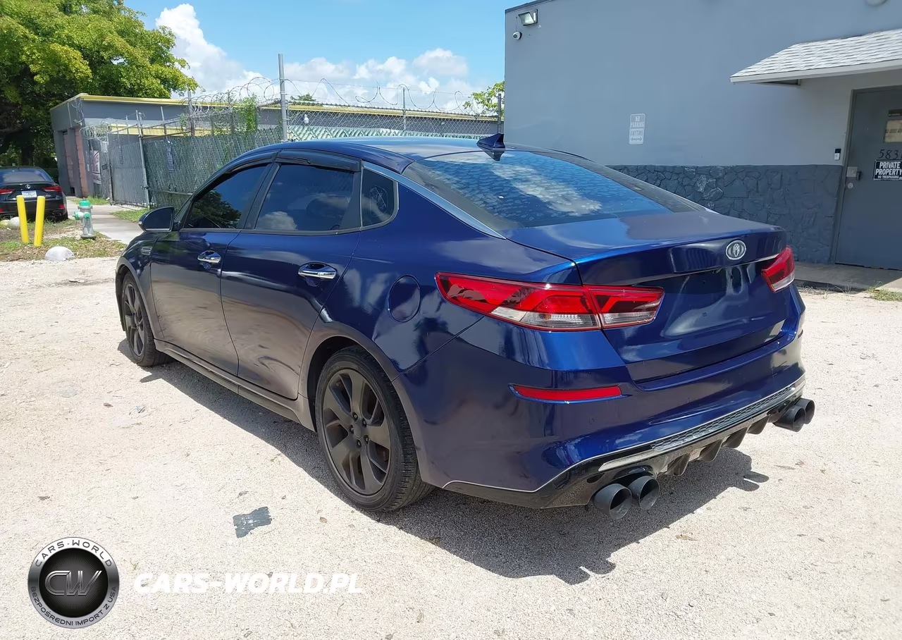 2019 Kia Optima S VIN:5XXGT4L30KG331813 - 3