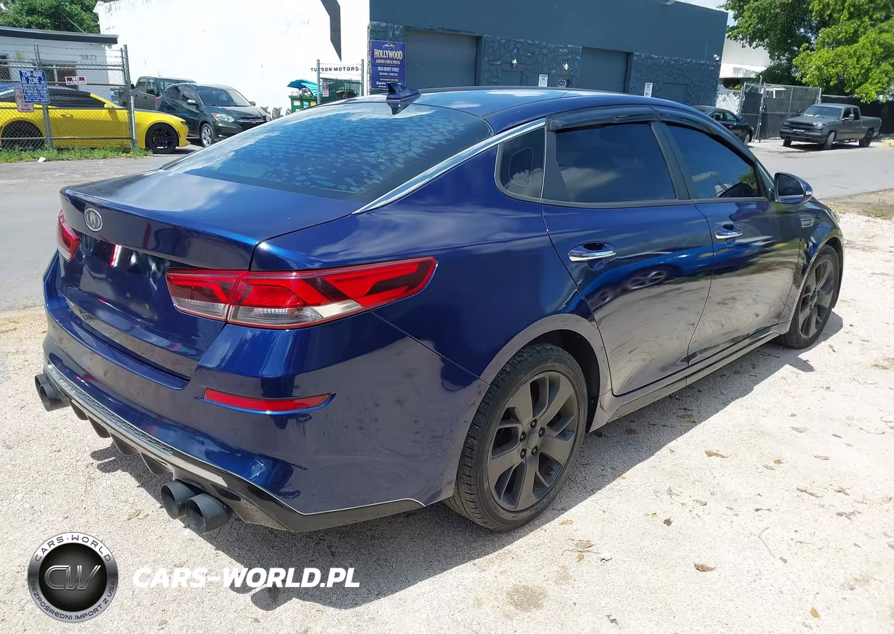 2019 Kia Optima S VIN:5XXGT4L30KG331813 - 4
