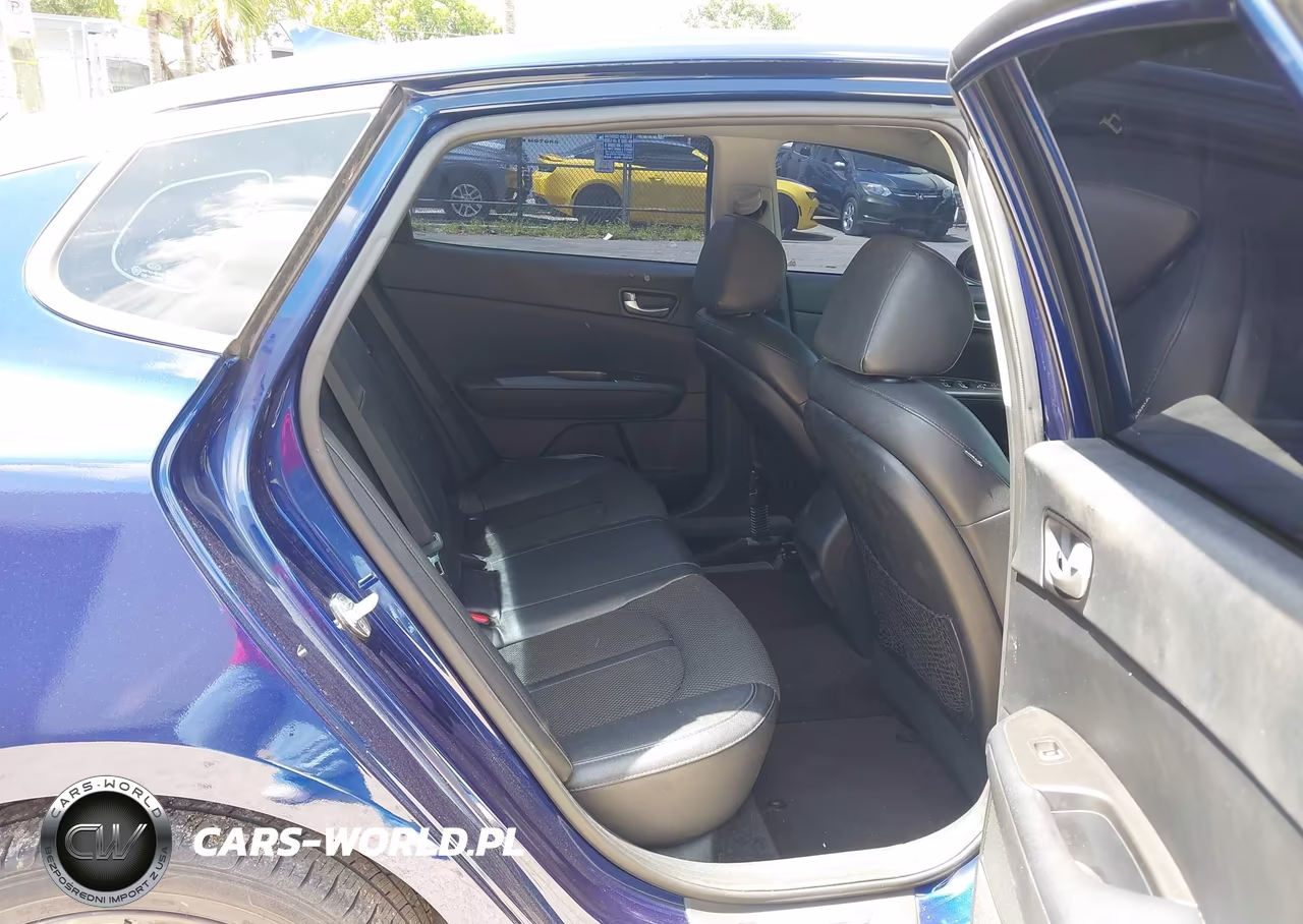 2019 Kia Optima S VIN:5XXGT4L30KG331813 - 8