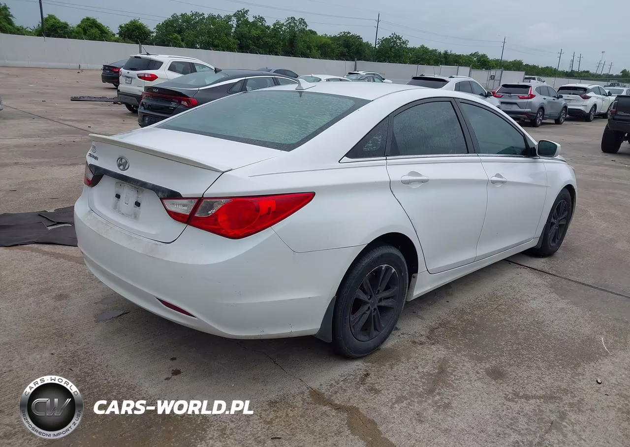 2013 Hyundai Sonata Gls VIN:5NPEB4AC3DH646173 - 4