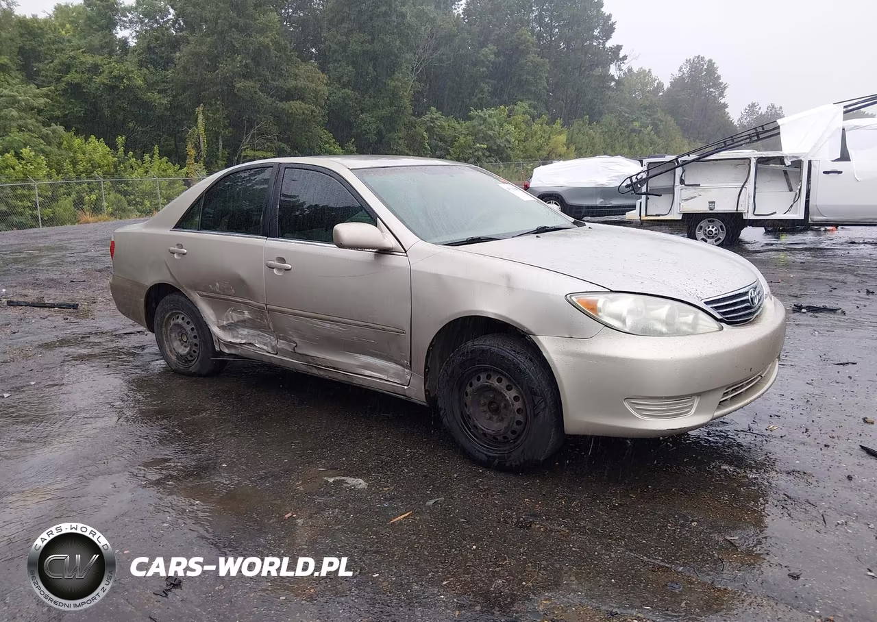 2005 Toyota Camry Le – zdjęcie 1 z 16