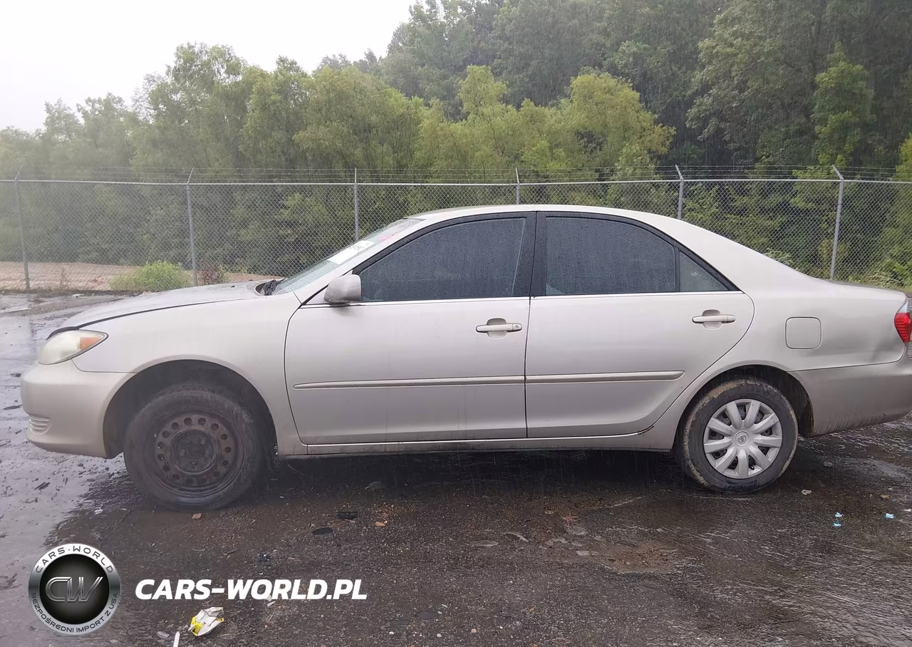 2005 Toyota Camry Le VIN:4T1BE32K85U990725 - 14