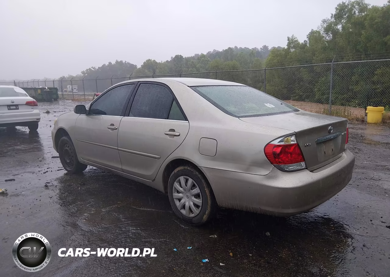 2005 Toyota Camry Le VIN:4T1BE32K85U990725 - 3