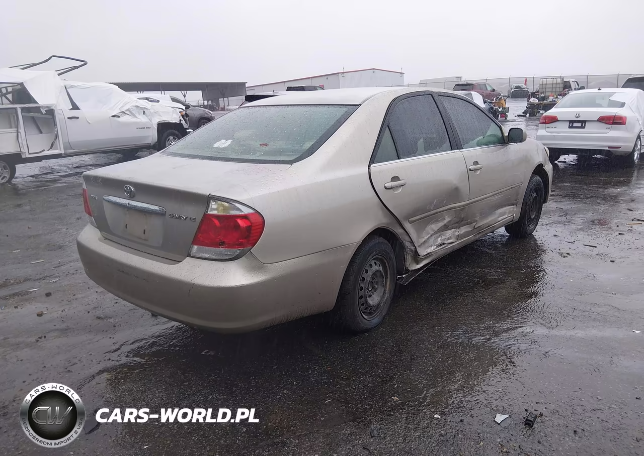 2005 Toyota Camry Le VIN:4T1BE32K85U990725 - 4