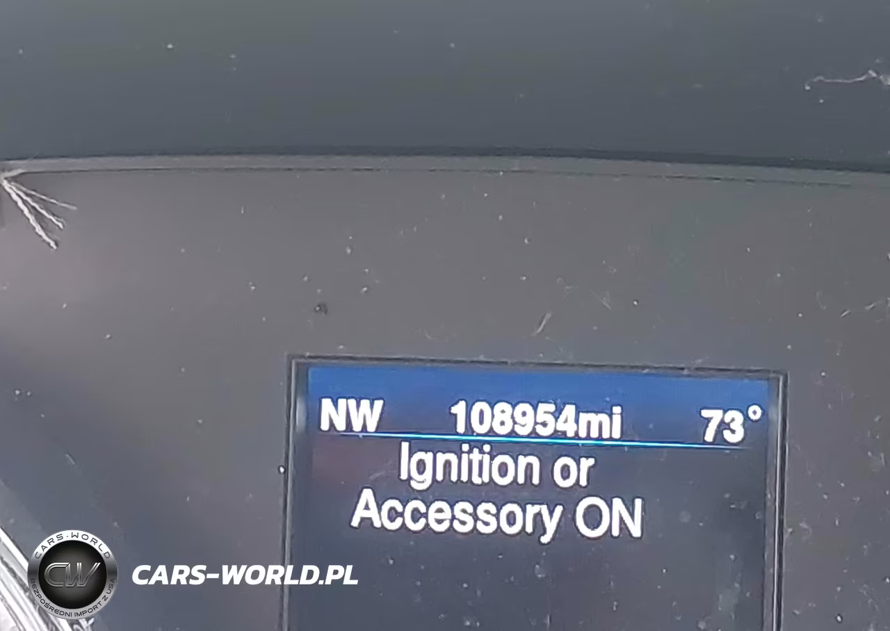 2014 Chrysler 300 Uptown Edition VIN:2C3CCAAG2EH352588 - 16