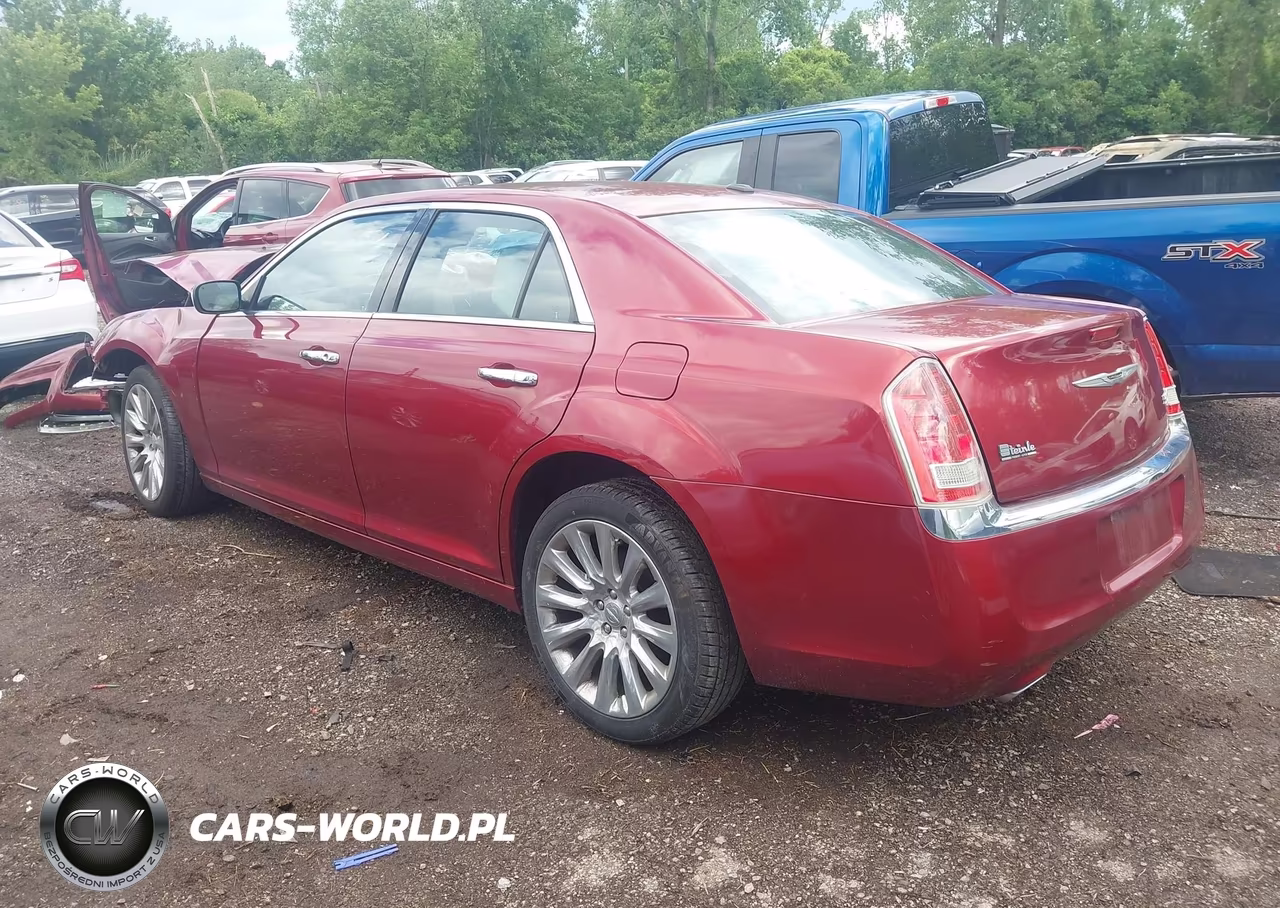 2014 Chrysler 300 Uptown Edition VIN:2C3CCAAG2EH352588 - 3