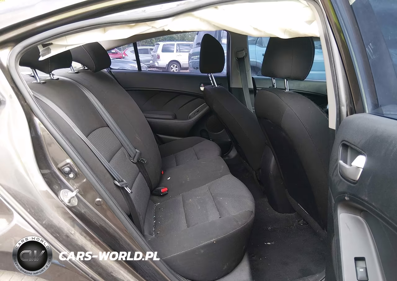 2018 Kia Forte Lx VIN:3KPFK4A73JE205778 - 8