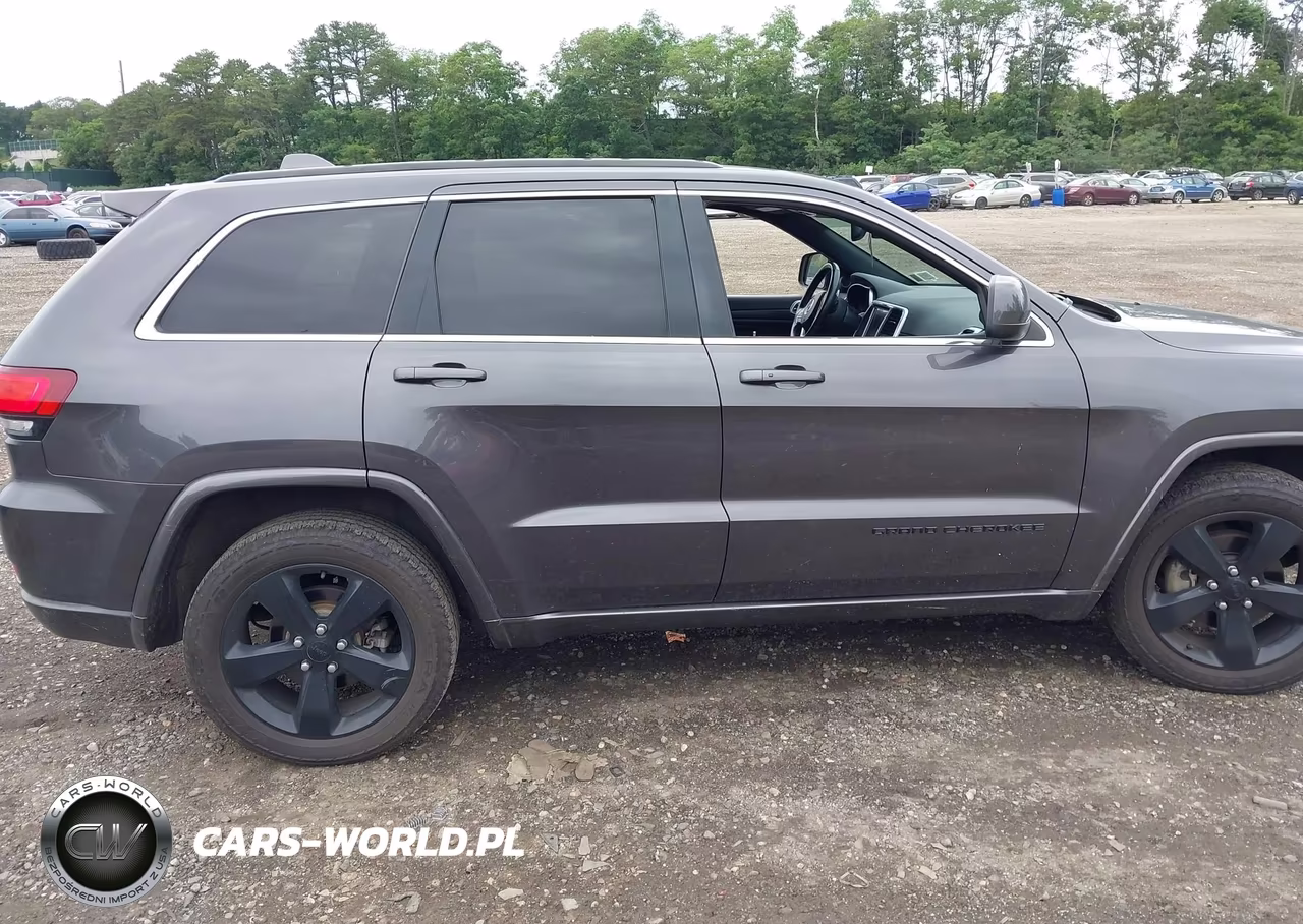 2015 Jeep Grand Cherokee Altitude VIN:1C4RJFAG1FC224887 - 13