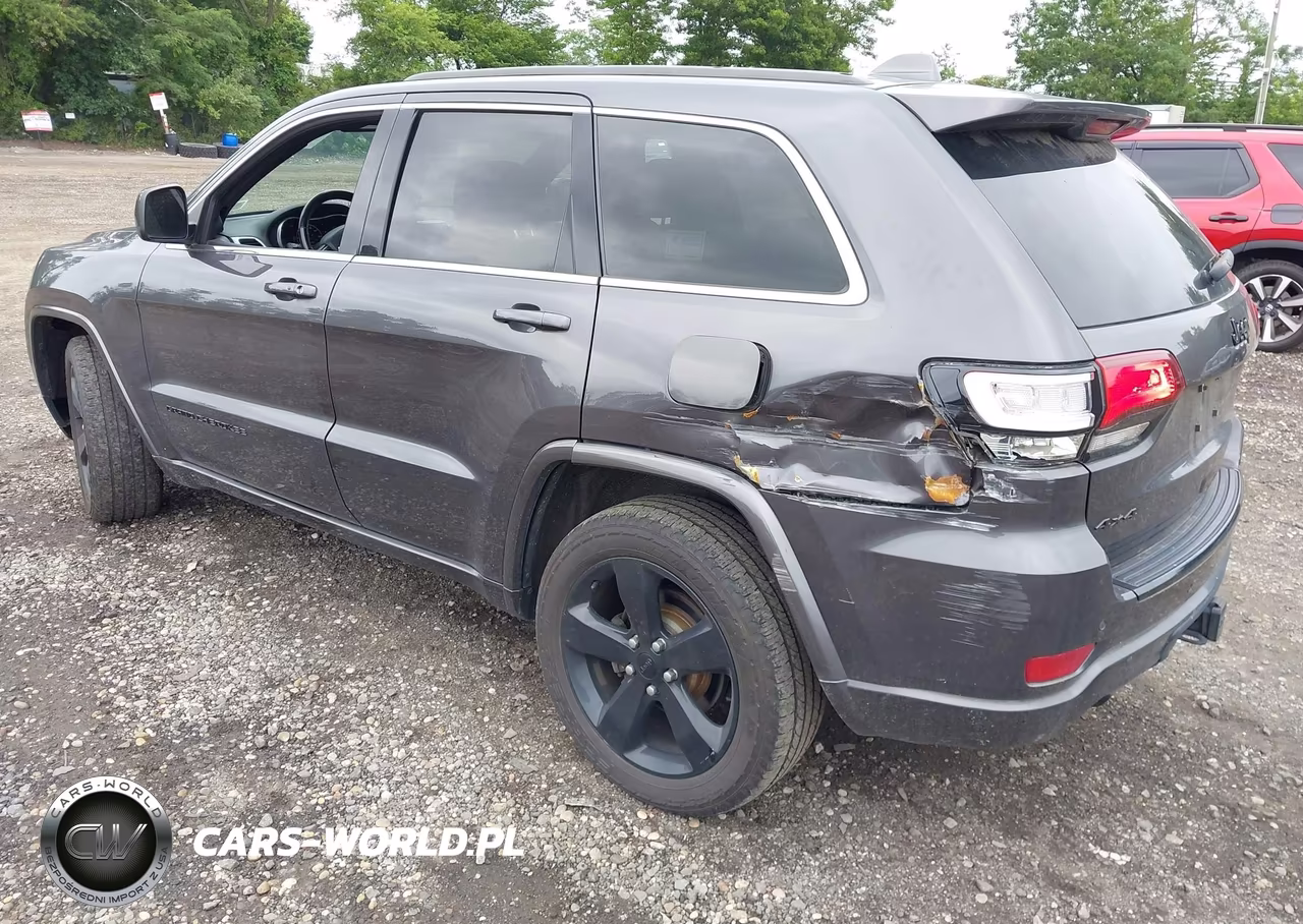 2015 Jeep Grand Cherokee Altitude VIN:1C4RJFAG1FC224887 - 3