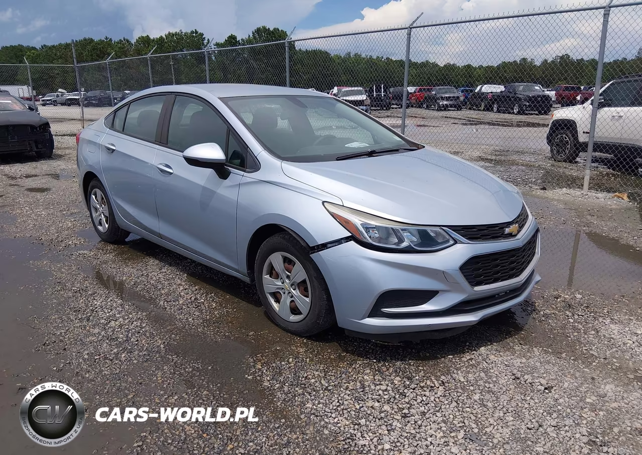 2017 Chevrolet Cruz – zdjęcie 1 z 18